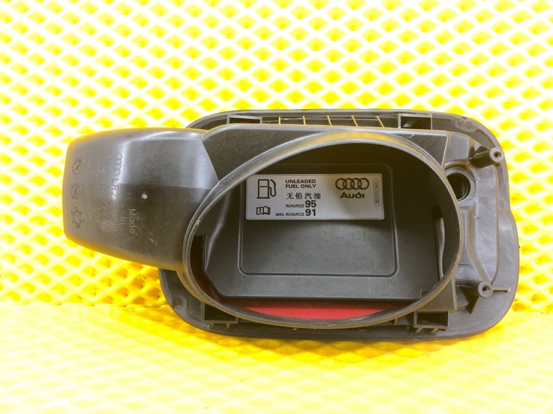 Лючок бензобака Audi Q7 2014 4L