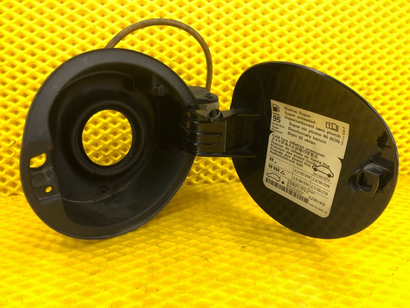 Лючок бензобака Volkswagen Tiguan