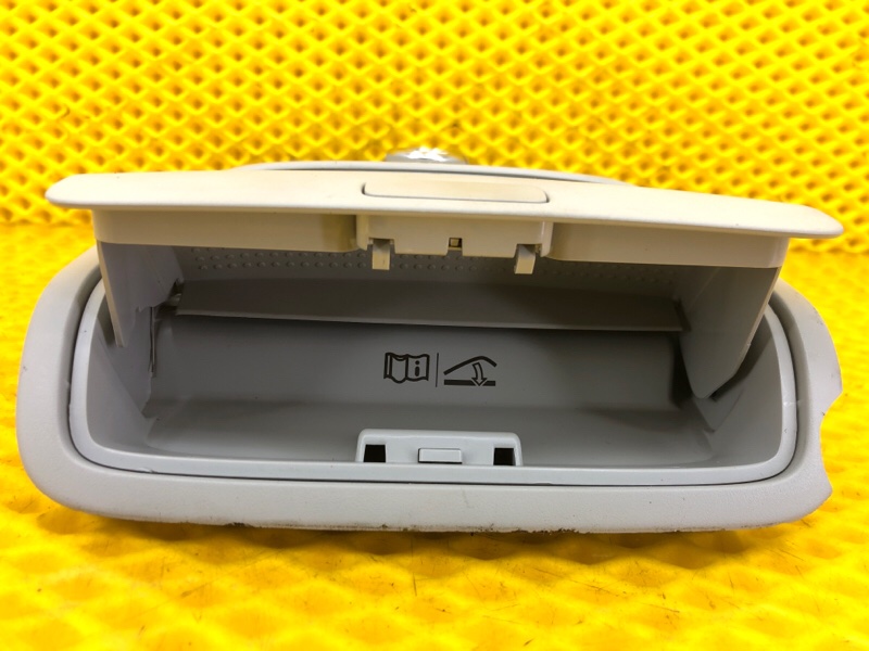 Плафон подсветки салона Volkswagen Tiguan