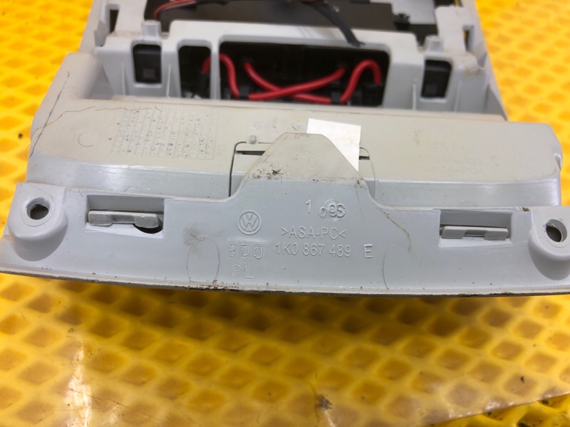 Плафон подсветки салона Volkswagen Tiguan