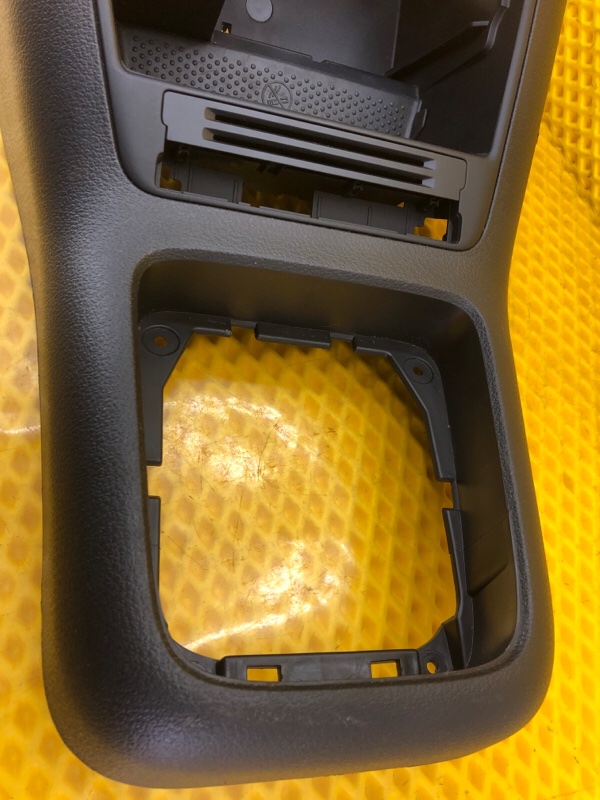 Центральная консоль Volkswagen Tiguan