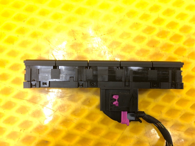 Блок кнопок Volkswagen Tiguan