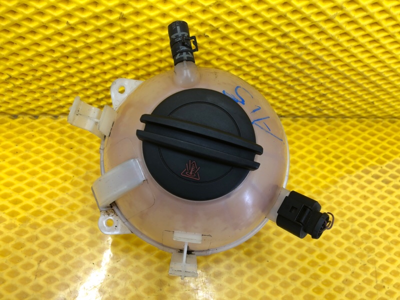 Бачок расширительный Volkswagen Tiguan