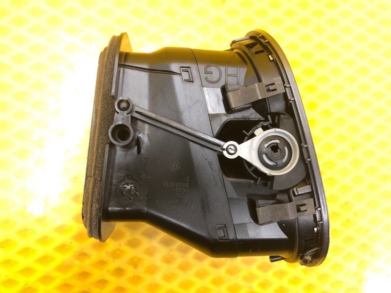 Дефлектор воздушный правый Volkswagen Tiguan