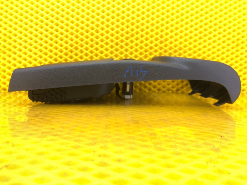 Консоль центральная Volkswagen Tiguan