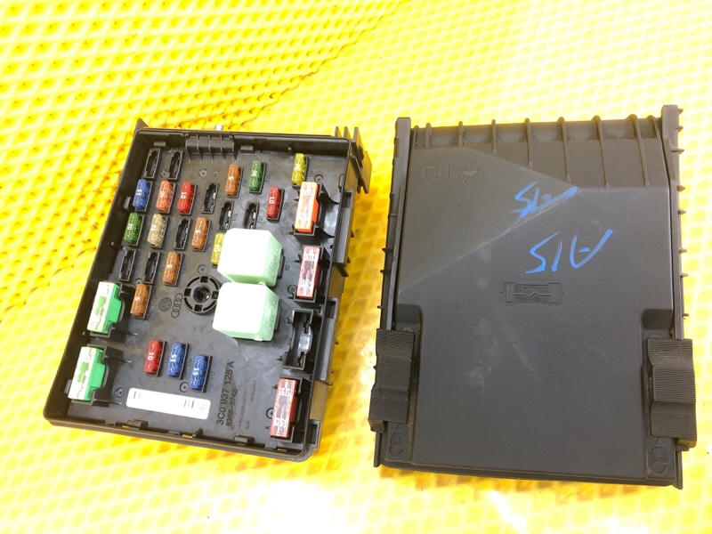 Блок предохранителей Volkswagen Tiguan