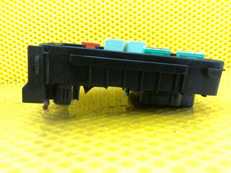 Блок предохранителей Volkswagen Tiguan