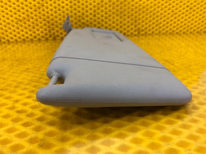 Солнцезащитный козырек правый Volkswagen Tiguan