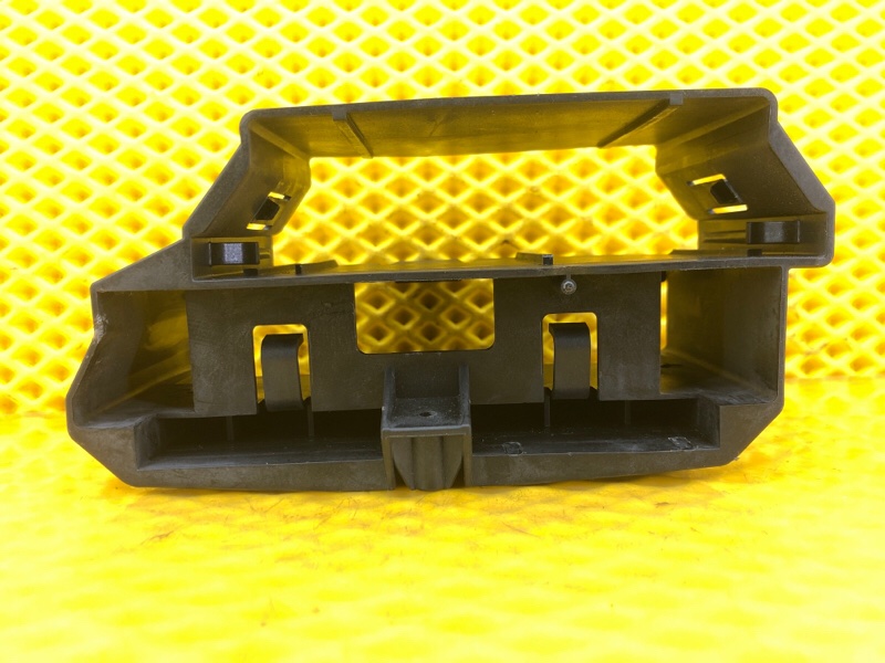 Кронштейн Audi Q7 2014 4L