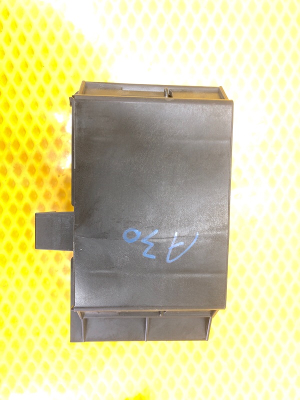 Кронштейн Audi Q7 2014 4L