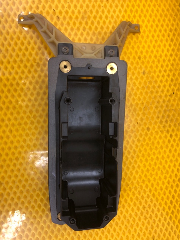 Кронштейн кулисы АКПП Audi Q7 2014 4L