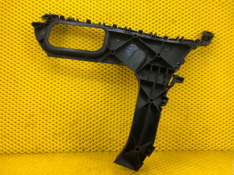 Кронштейн бампера Audi Q7 2014 4L