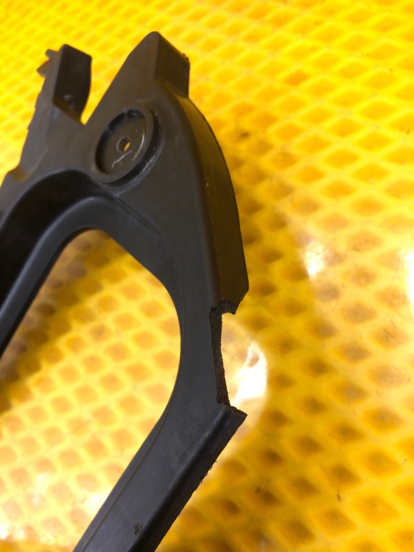 Кронштейн бампера Audi Q7 2014 4L