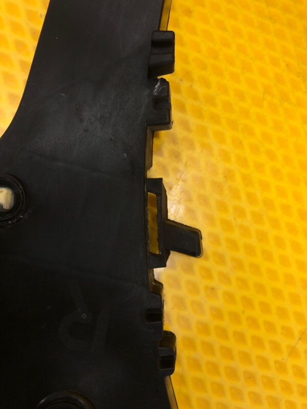 Кронштейн бампера Audi Q7 2014 4L