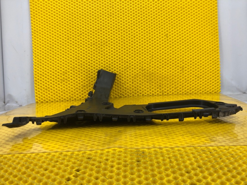 Кронштейн бампера Audi Q7 2014 4L