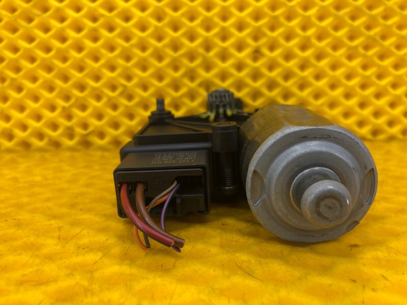 Моторчик люка Audi Q7 2014 4L