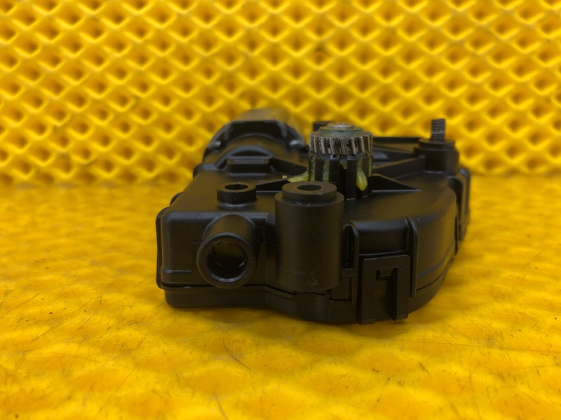 Моторчик люка Audi Q7 2014 4L