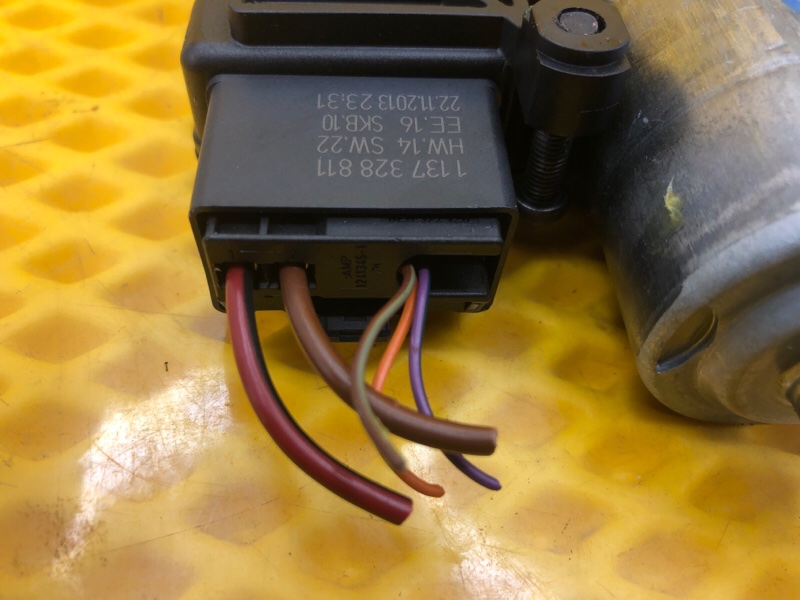 Моторчик люка Audi Q7 2014 4L