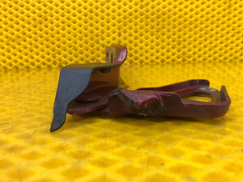 Петля капота левая Audi Q7 2014 4L