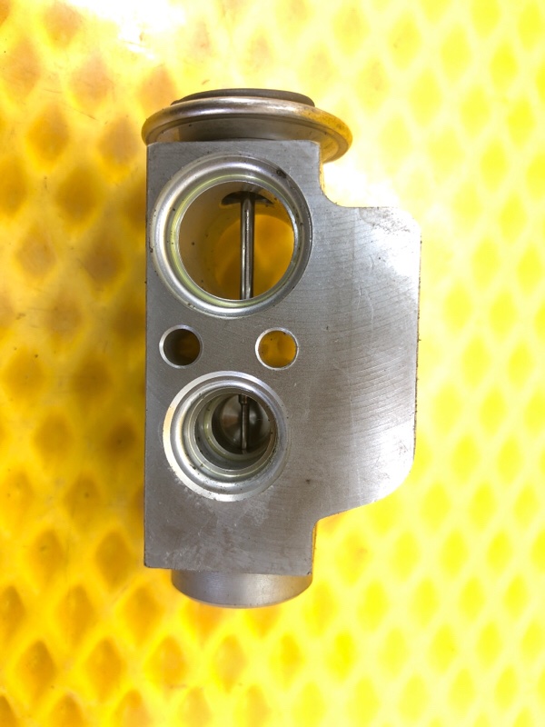 Клапан кондиционера Audi Q7 2014 4L