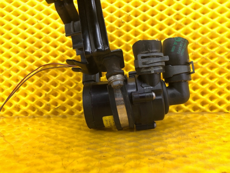 Насос водяной дополнительный , помпа Audi Q7 2014 4L