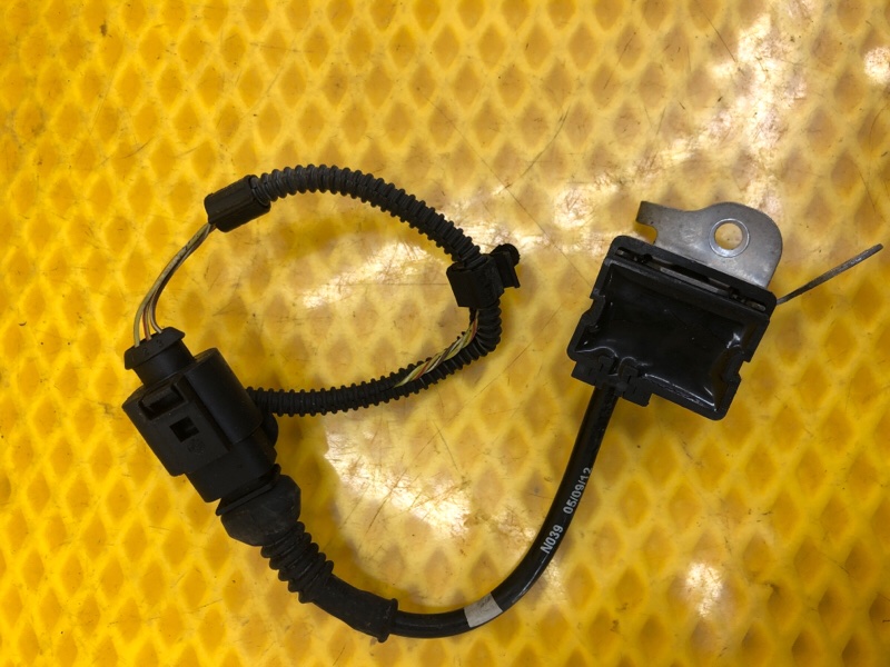 Датчик ускорения Audi Q7 2014 4L