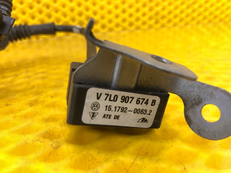 Датчик ускорения Audi Q7 2014 4L