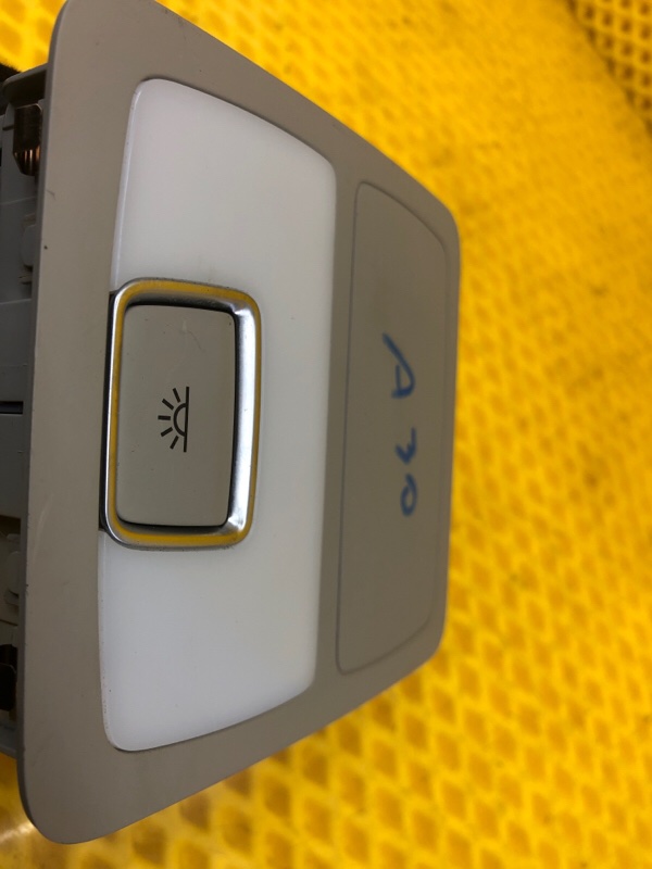 Плафон салона задний Audi Q7 2014 4L