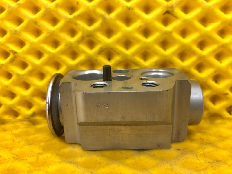 Клапан кондиционера Audi Q7 2014 4L