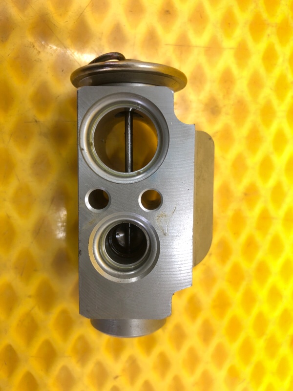 Клапан кондиционера Audi Q7 2014 4L