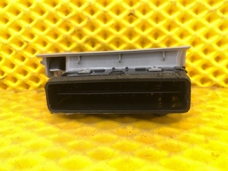 Дефлектор воздушный левый Audi Q7 2014 4L