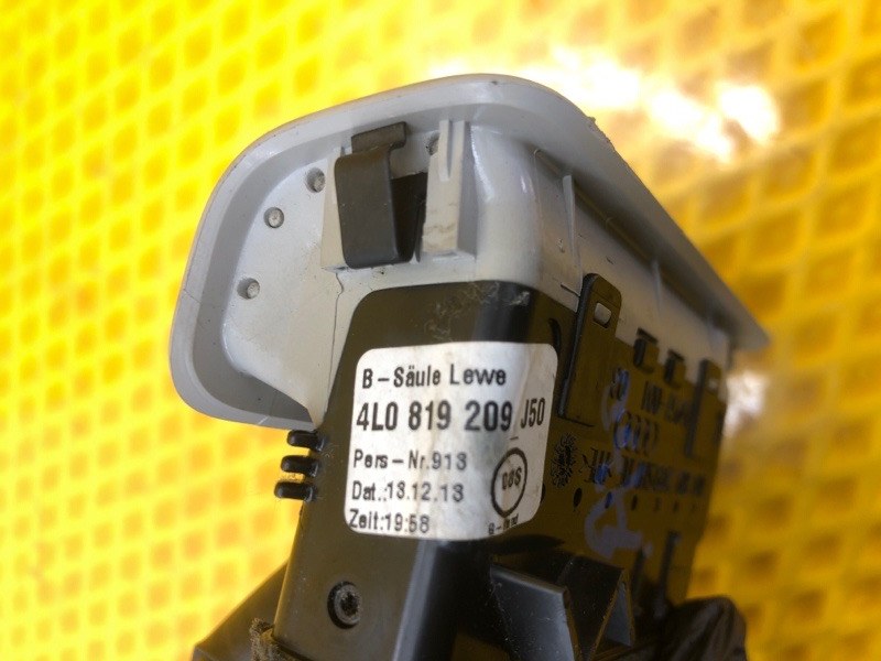 Дефлектор воздушный левый Audi Q7 2014 4L