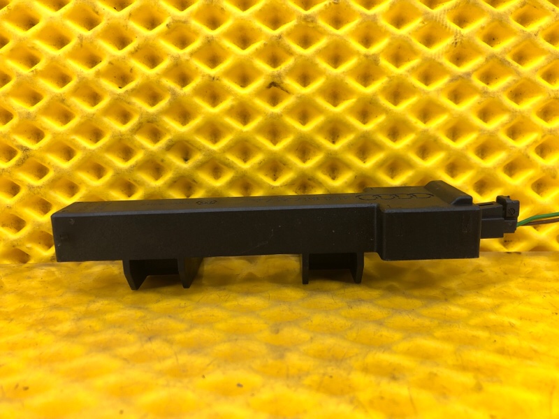 Антенна Audi Q7 2014 4L