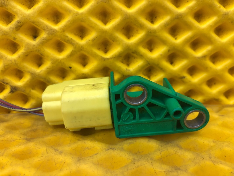 Датчик удара Audi Q7 2014 4L