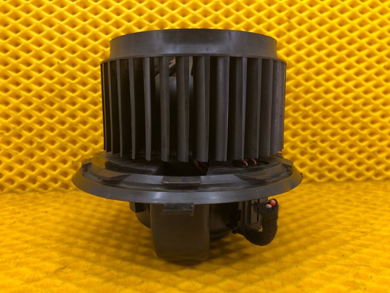 Моторчик печки (отопителя) Audi Q7 2014 4L