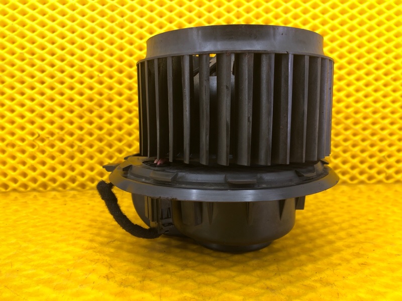 Моторчик печки (отопителя) Audi Q7 2014 4L