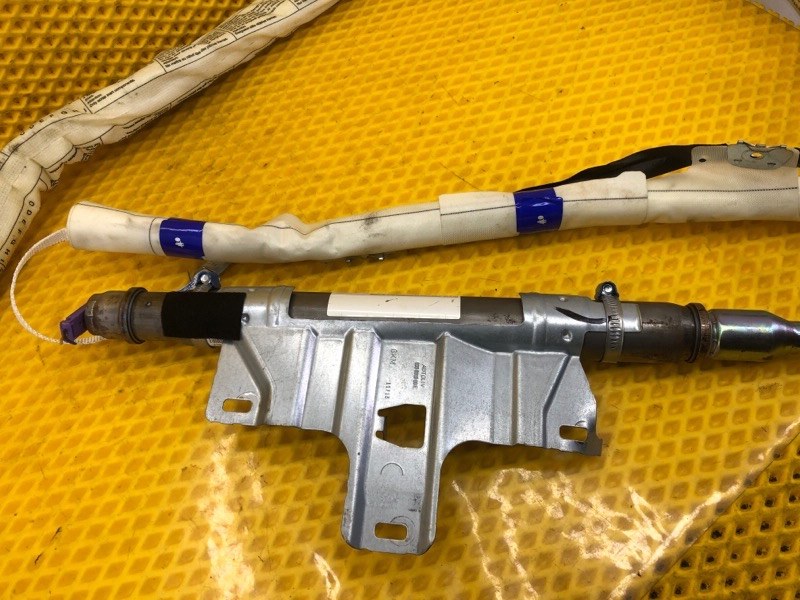 Шторка безопасности справа Audi Q7 2014 4L