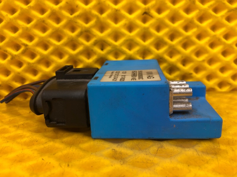 Блок управления топливным насосом Volkswagen Tiguan