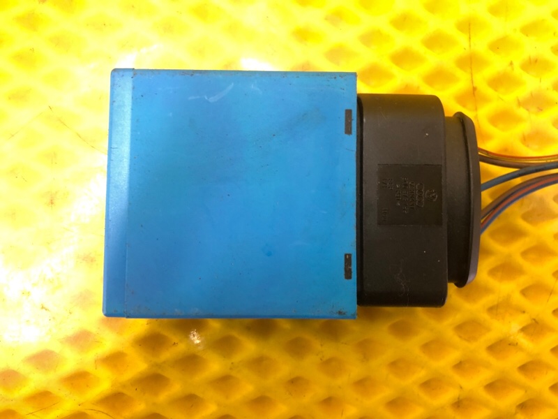 Блок управления топливным насосом Volkswagen Tiguan