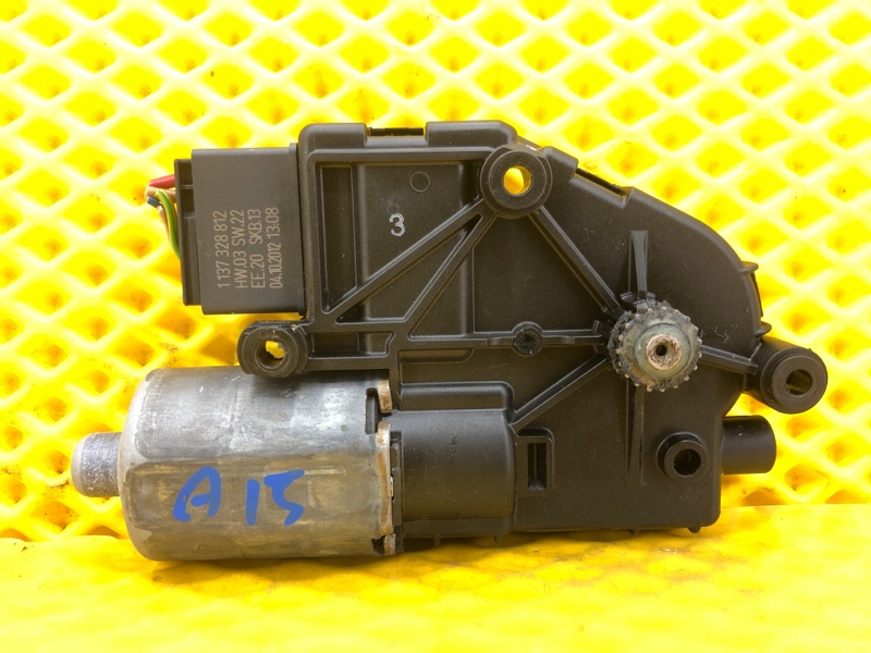 Моторчик люка Volkswagen Tiguan