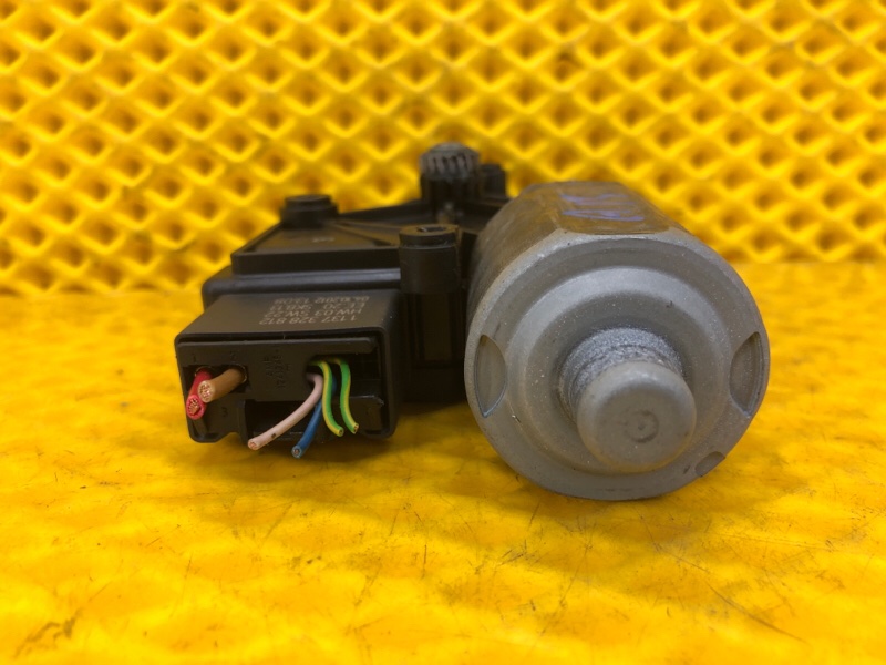 Моторчик люка Volkswagen Tiguan