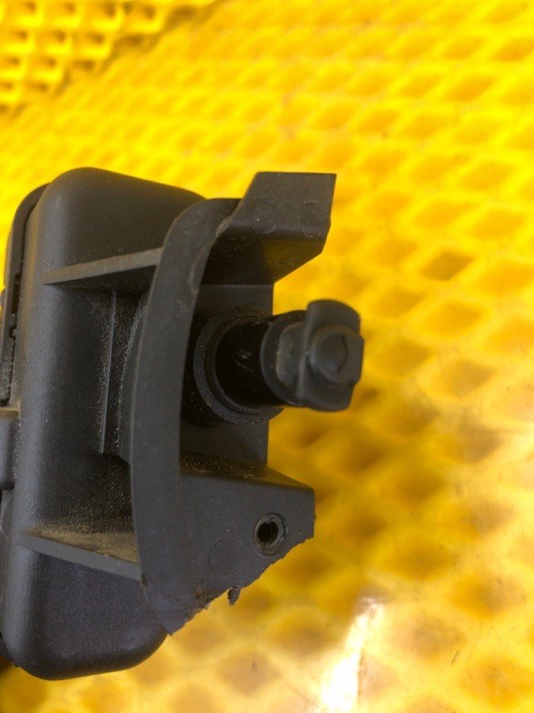 Активатор замка лючка бензобака Volkswagen Tiguan