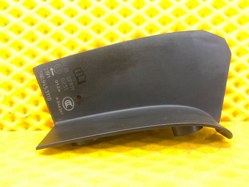 Накладка на фару Volkswagen Tiguan