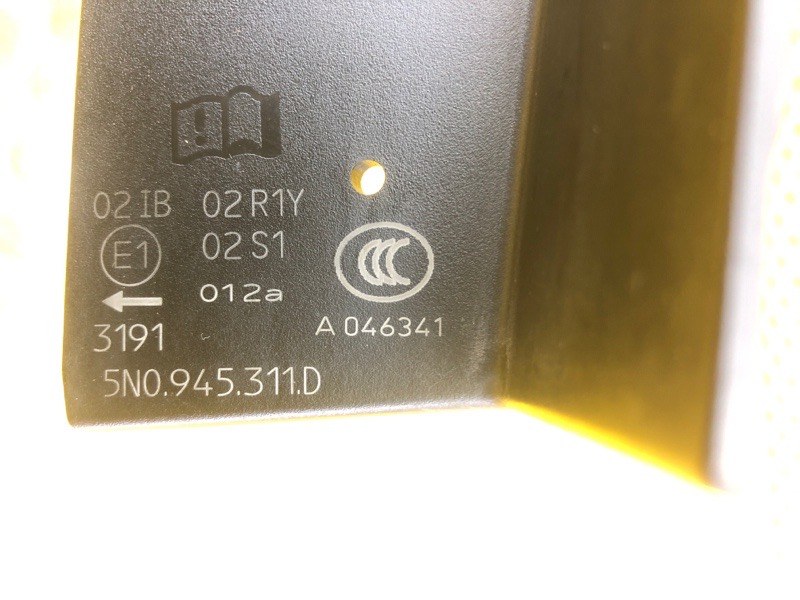 Накладка на фару Volkswagen Tiguan