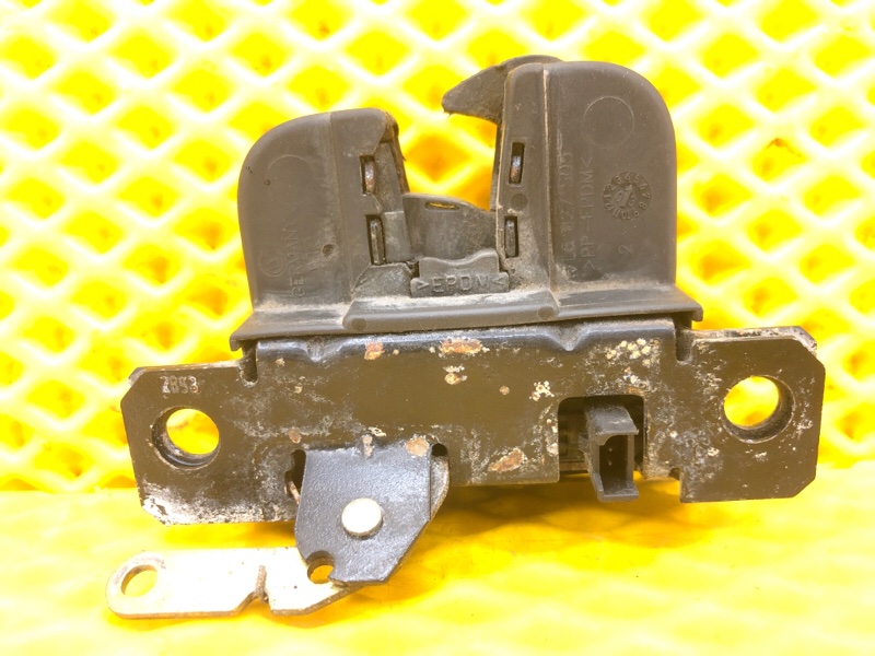 Замок двери багажника Volkswagen Touareg 2003 7L6