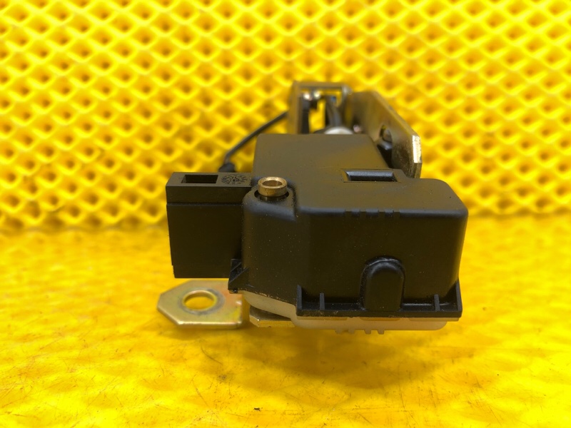 Замок багажника Volkswagen Touareg 2003 7L6