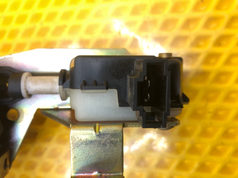 Замок багажника Volkswagen Touareg 2003 7L6