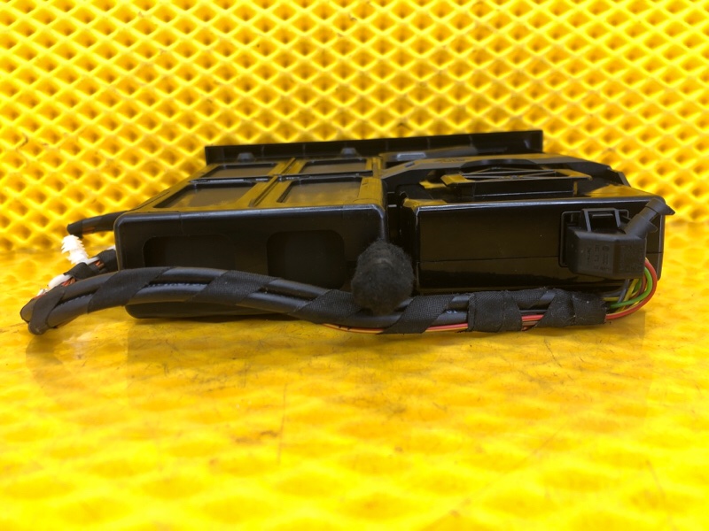 Блок управления мультимедией Volkswagen Tiguan