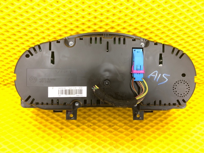 Панель приборов Volkswagen Tiguan