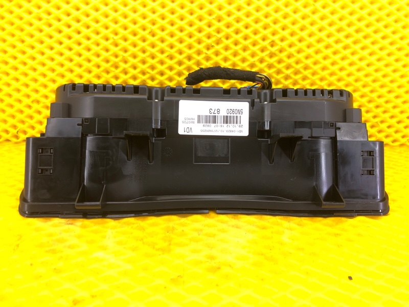 Панель приборов Volkswagen Tiguan